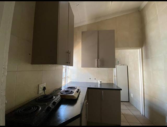 8 BEDROOM HOUSE FOR SALE IN BRIXTON